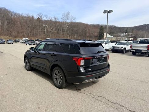 New 2026 Ford Explorer Active w/ Active Comfort Package image 5