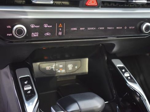 Certified 2024 Kia Sorento SX Prestige AWD/4WD image 31