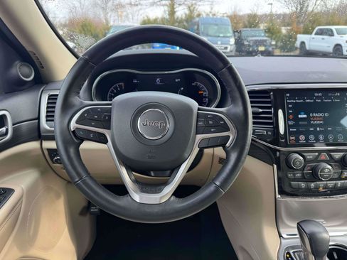 Used 2022 Jeep Grand Cherokee Laredo E w/ Security & Convenience Group image 11