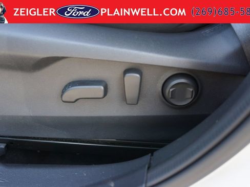 Used 2023 Subaru Outback Premium AWD/4WD image 18
