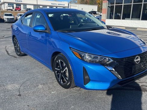 Used 2024 Nissan Sentra SV FWD image 3