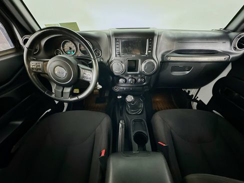 Used 2016 Jeep Wrangler Unlimited Sport AWD/4WD image 10