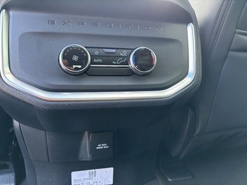 New 2026 Ford Expedition Active image 31