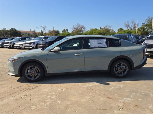 New 2025 Kia K4 LXS image 5