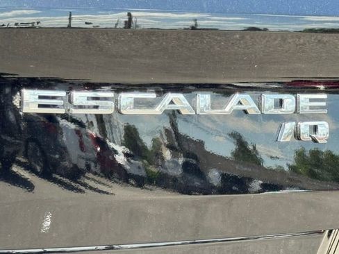 New 2025 Cadillac Escalade IQ Luxury 2 image 9