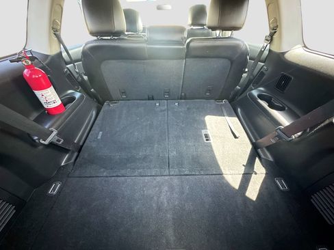 Used 2014 Nissan Pathfinder SL w/ SL Tech Package image 9