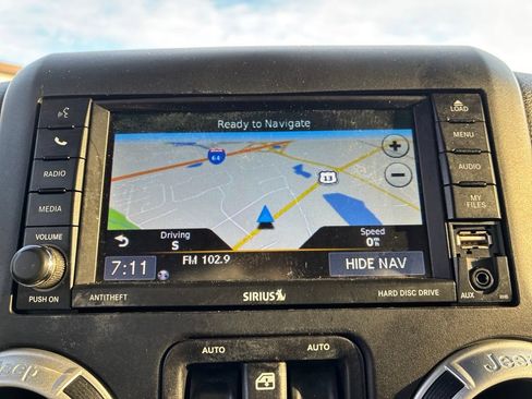 Used 2016 Jeep Wrangler Unlimited Sahara w/ Connectivity Group AWD/4WD image 20