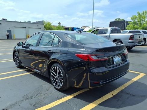 Used 2026 Toyota Camry XLE w/ Premium Plus Package AWD/4WD image 5