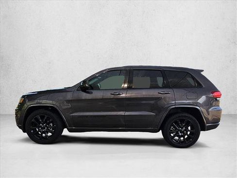 Used 2020 Jeep Grand Cherokee Altitude RWD image 8