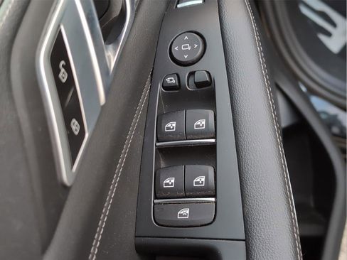 Used 2022 BMW X5 sDrive40i w/ M Sport Package image 16