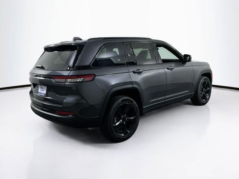 Used 2023 Jeep Grand Cherokee Altitude AWD/4WD image 5