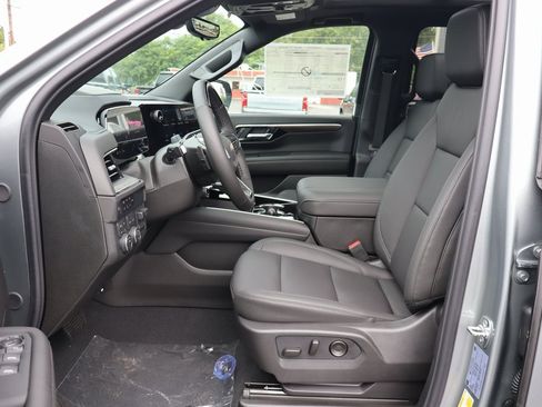 New 2025 Chevrolet Suburban LT w/ Advanced Technology Package image 4