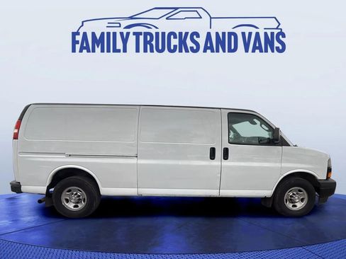 Used 2019 Chevrolet Express 3500 Extended w/ Driver Convenience Package image 6