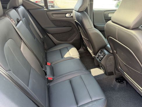 Used 2026 Volvo XC40 B5 Plus w/ Climate Package AWD/4WD image 30