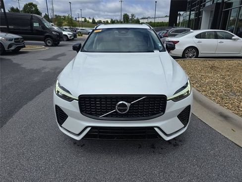 Used 2023 Volvo XC60 T8 Ultimate AWD/4WD image 9