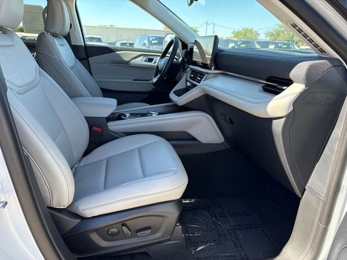 New 2026 Ford Explorer Active w/ Active Comfort Package image 22