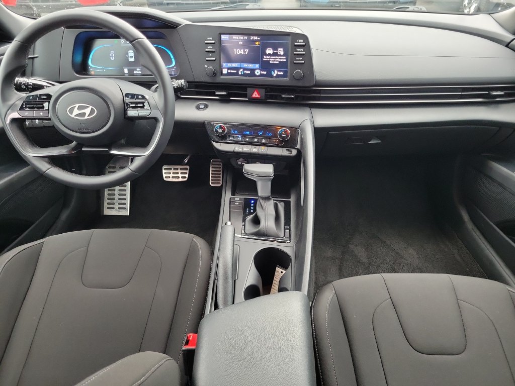 Used 2026 Hyundai Elantra Sport FWD image 11
