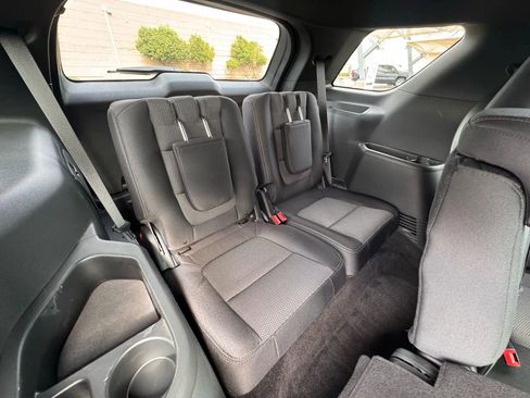 Used 2018 Ford Explorer XLT w/ Equipment Group 201A image 16