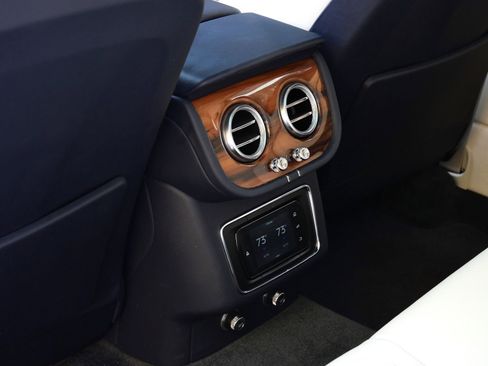 Used 2019 Bentley Bentayga AWD/4WD image 19