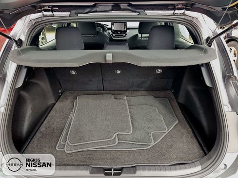 Used 2022 Toyota Corolla SE w/ SE Preferred Package image 18