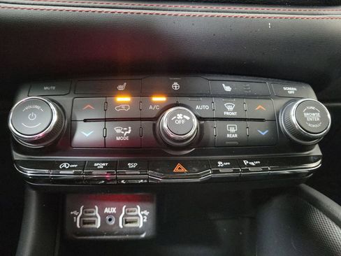 Used 2024 Dodge Durango GT AWD/4WD image 22
