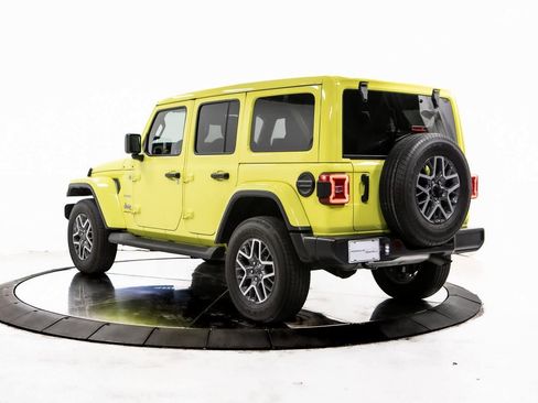 Used 2024 Jeep Wrangler Sahara image 3