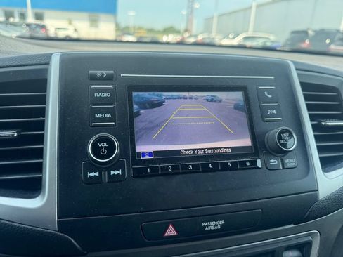 Used 2017 Honda Pilot LX image 18