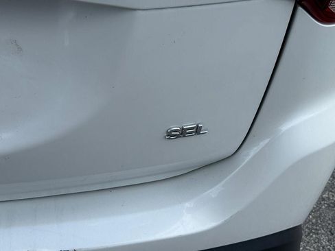 Used 2020 Mitsubishi Outlander ES AWD/4WD image 7
