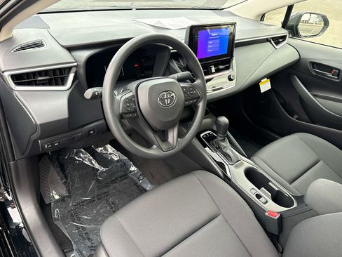 Used 2026 Toyota Corolla LE image 10