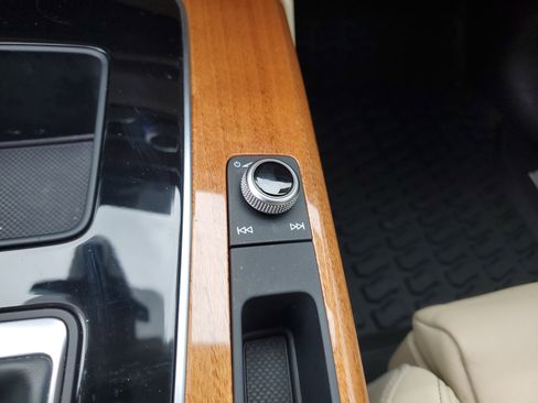 Used 2022 Audi Q5 e Premium Plus image 26