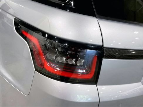 Used 2022 Land Rover Range Rover Sport SVR AWD/4WD image 32
