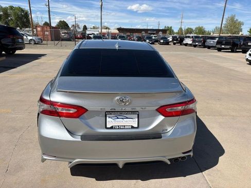 Used 2019 Toyota Camry SE w/ Accessory Appearance Package FWD image 4