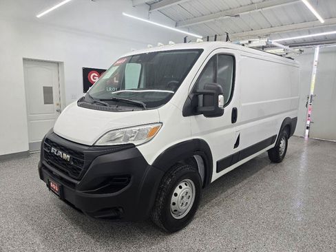 Used 2023 RAM ProMaster 2500 FWD image 3