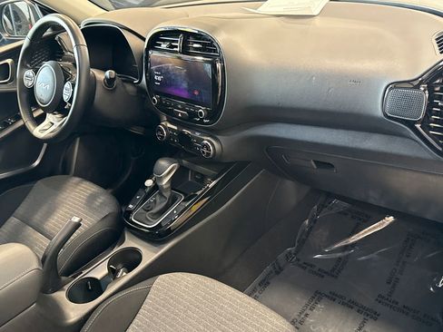 Used 2025 Kia Soul EX FWD image 16
