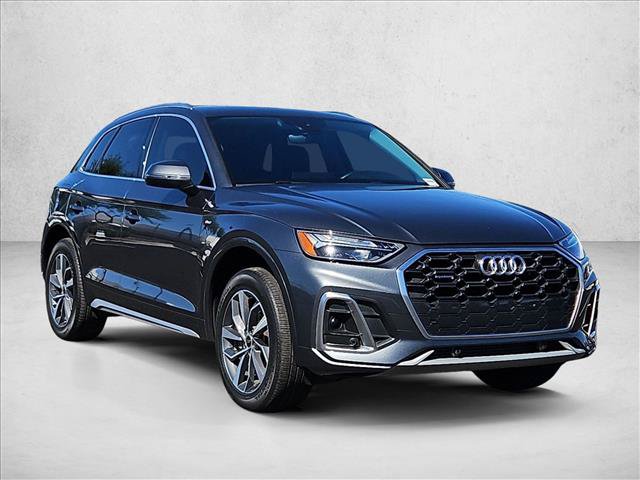 Used 2023 Audi Q5 2.0T Premium w/ Convenience Package AWD/4WD image 3