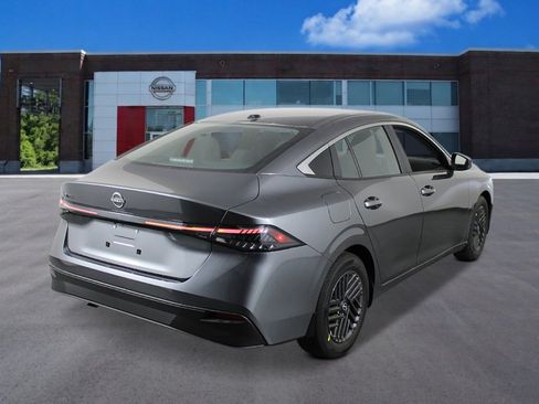 New 2026 Nissan Sentra SV w/ SV Convenience Package FWD image 5