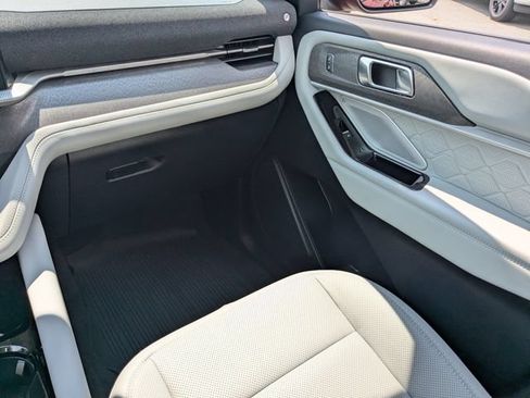 Used 2025 Ford Explorer Platinum w/ Ultimate Package RWD image 15