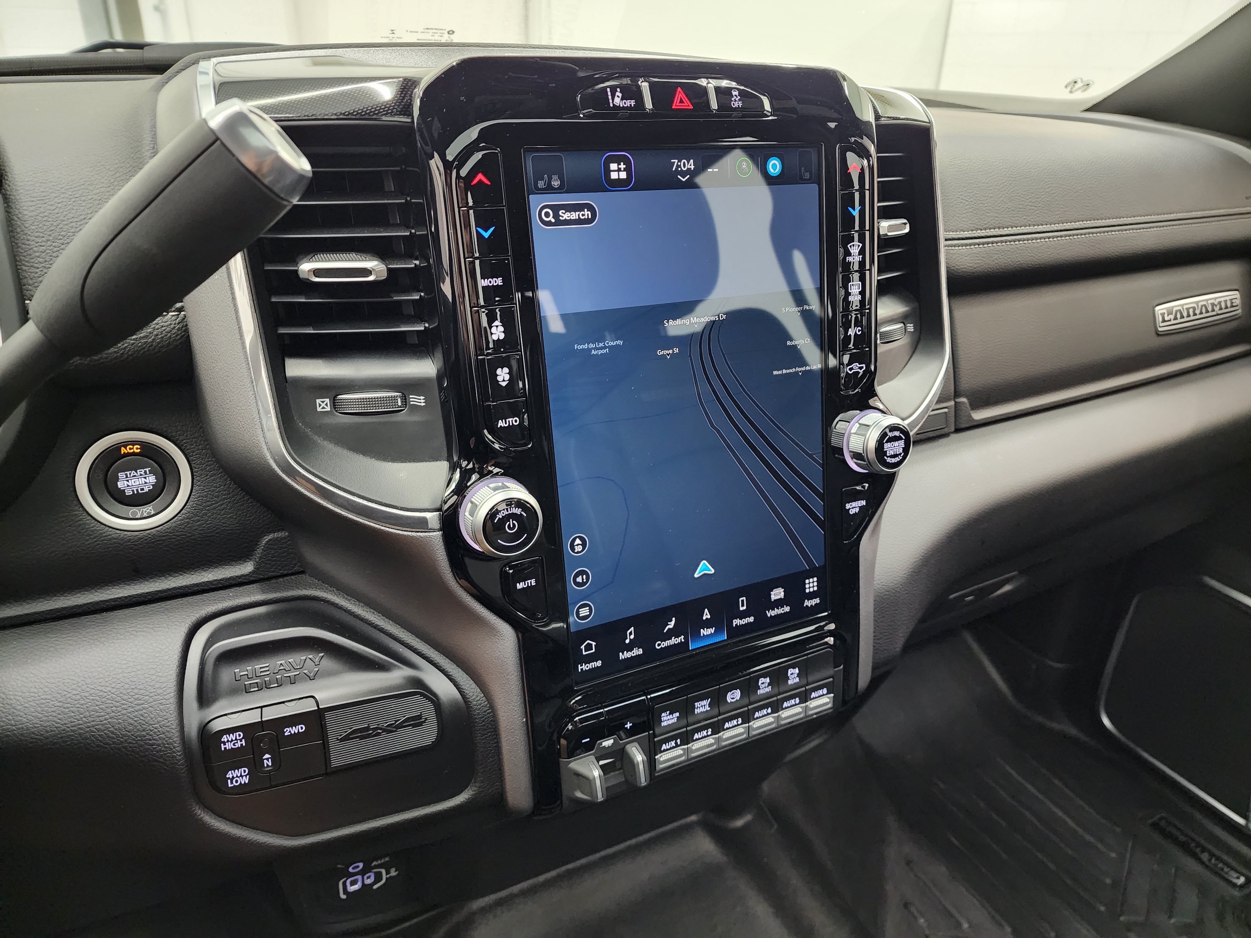 Used 2022 RAM 3500 Laramie AWD/4WD image 11