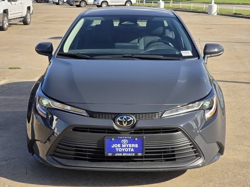 Used 2026 Toyota Corolla LE FWD image 3