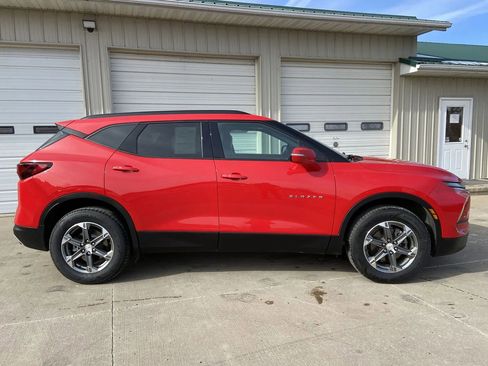 Used 2024 Chevrolet Blazer LT AWD/4WD image 8
