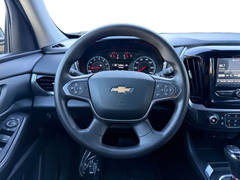 Used 2019 Chevrolet Traverse LS image 12