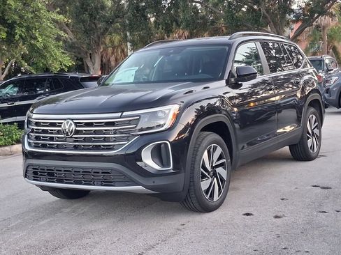 New 2026 Volkswagen Atlas SE FWD image 3
