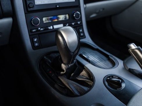 Used 2006 Chevrolet Corvette Convertible w/ Preferred Equipment Group image 9