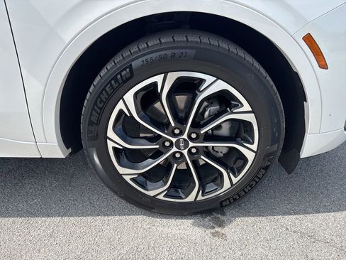 Used 2025 Lincoln Nautilus Reserve image 51