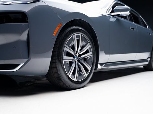 Used 2023 BMW i7 xDrive60 image 76