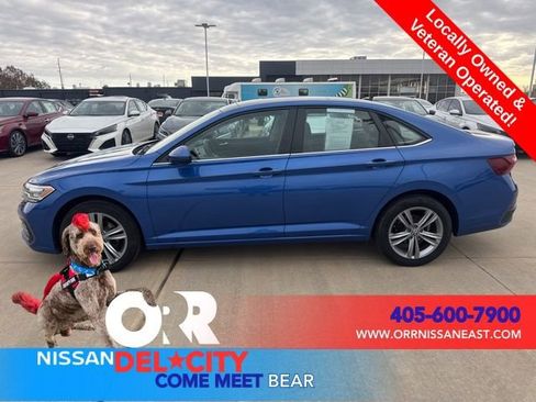 Used 2024 Volkswagen Jetta SE FWD image 2