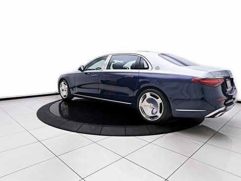 Used 2025 Mercedes-Benz Maybach S 580 4MATIC image 12