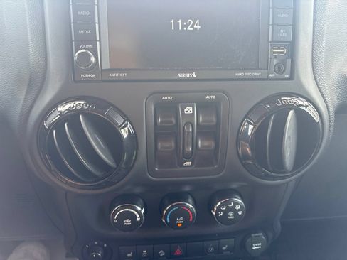 Used 2016 Jeep Wrangler Unlimited Sahara AWD/4WD image 23