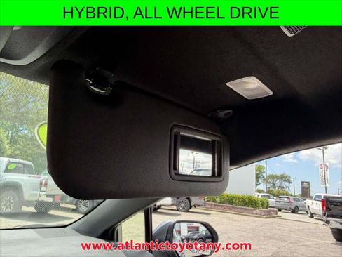 Certified 2024 Toyota Corolla SE AWD/4WD image 39