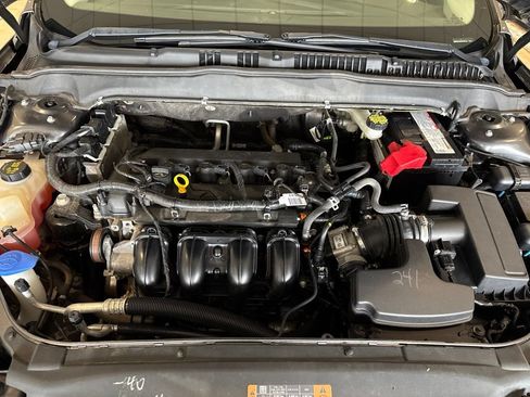 Used 2016 Ford Fusion SE FWD image 11